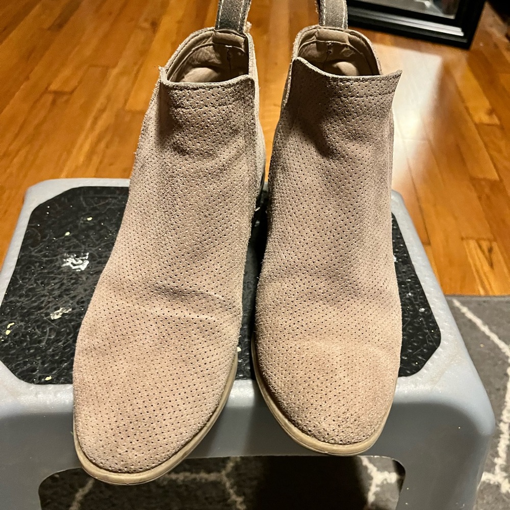 Dolce Vita tan booties.
